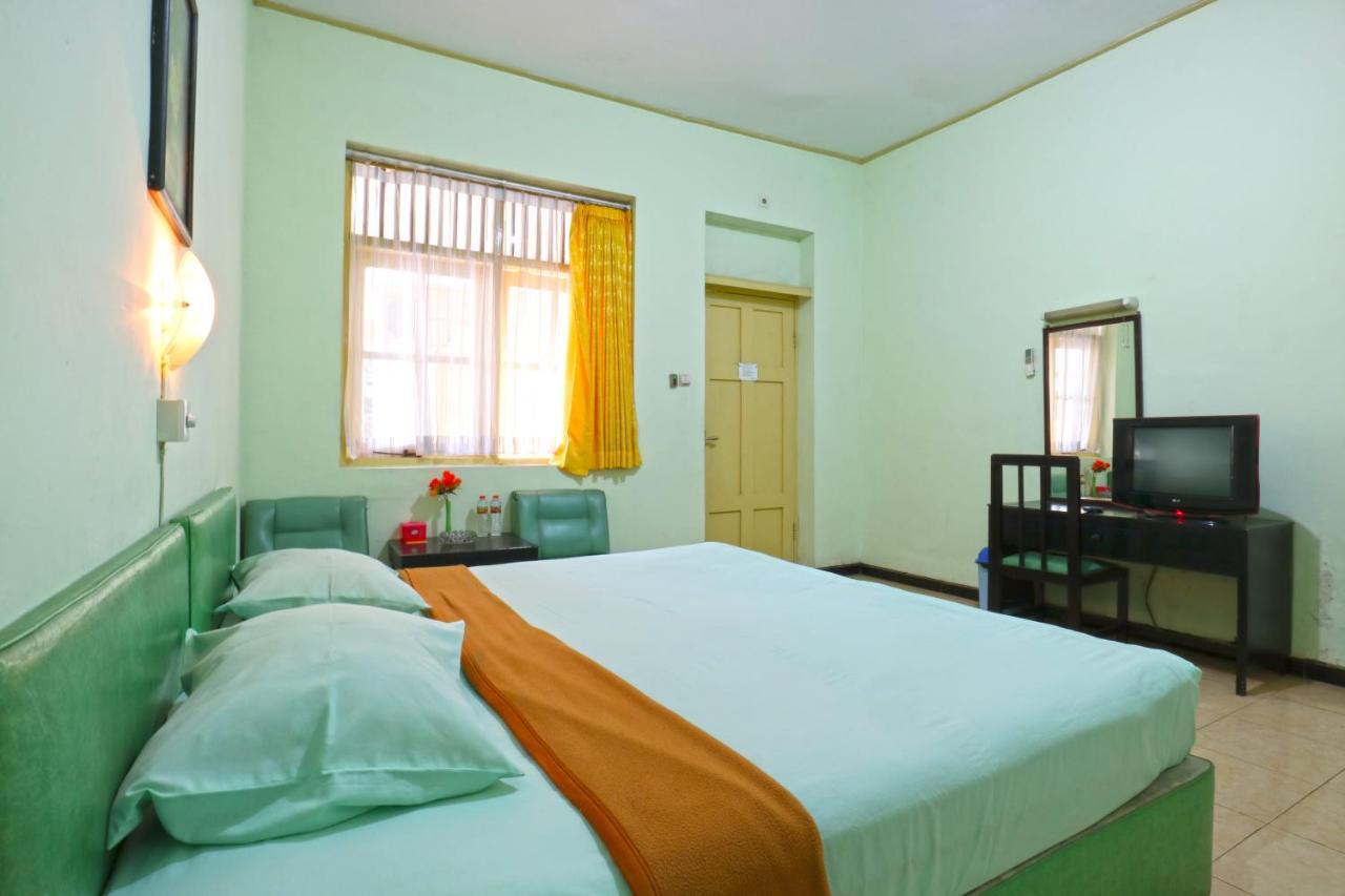 Hotel Camelia Маланг Екстериор снимка