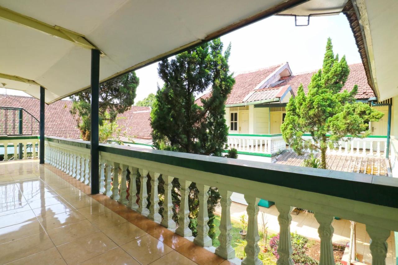 Hotel Camelia Маланг Екстериор снимка