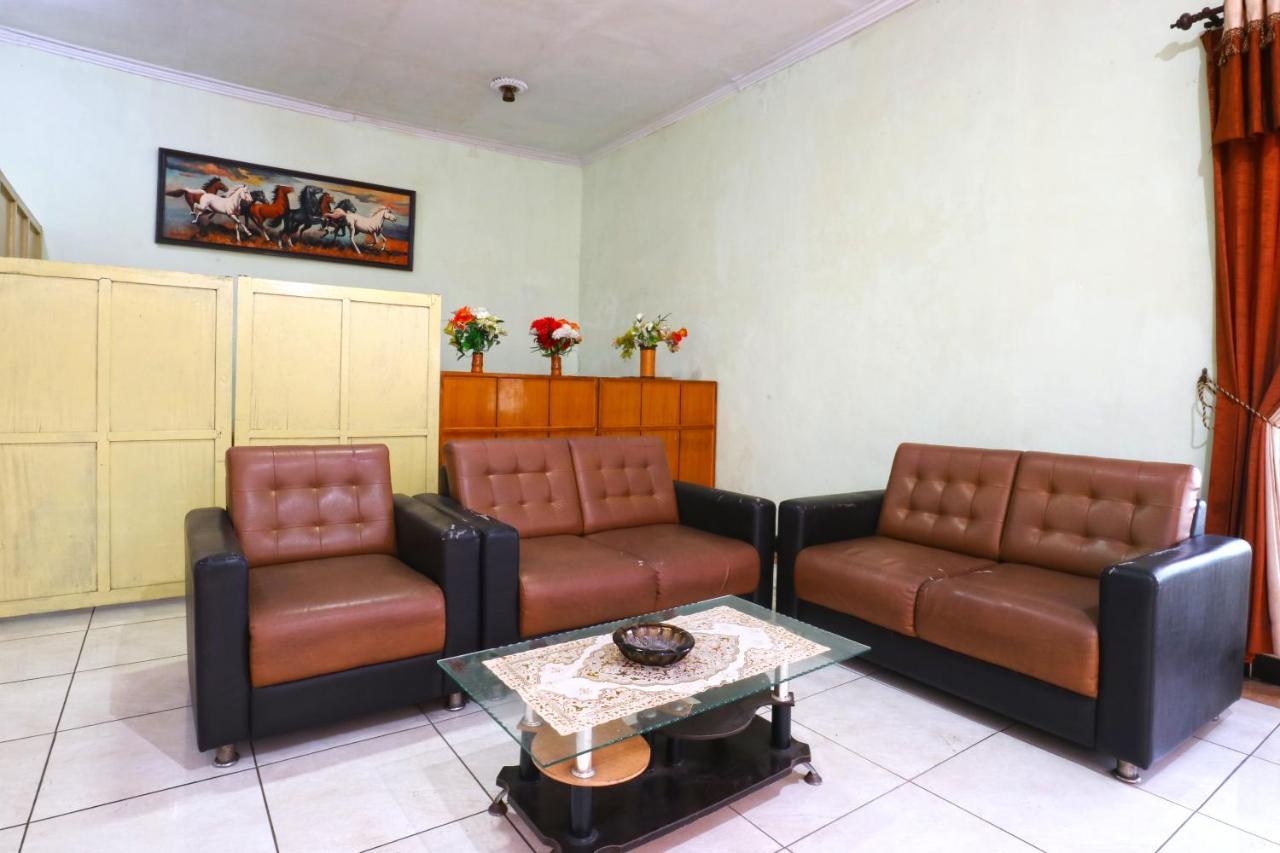 Hotel Camelia Маланг Екстериор снимка